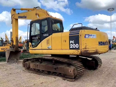 Komatsu PC200-7 excavator