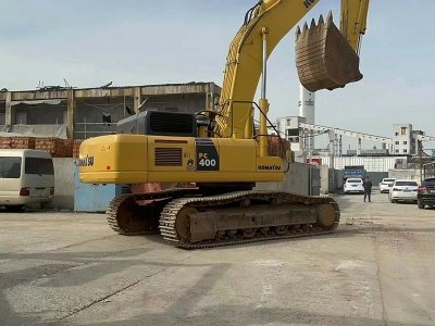 Komatsu PC400-8