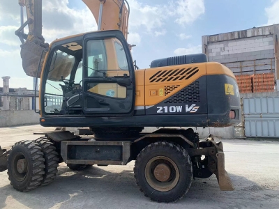 Hyundai R210W-9
