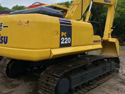 Komatsu PC220-7