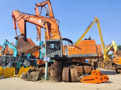 Hitachi EX1200