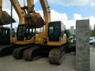 Komatsu PC160-7 excavator