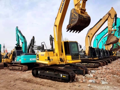 Komatsu PC200-8 excavator
