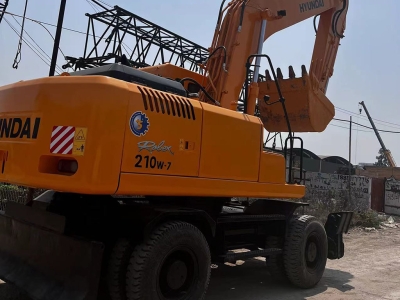 Hyundai R210W-7