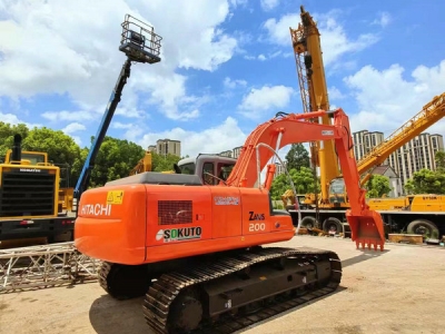 Hitachi ZX200