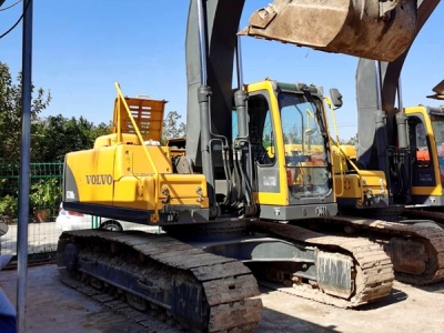 Volvo EC210BLC excavator
