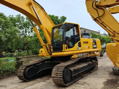 Komatsu PC400-8